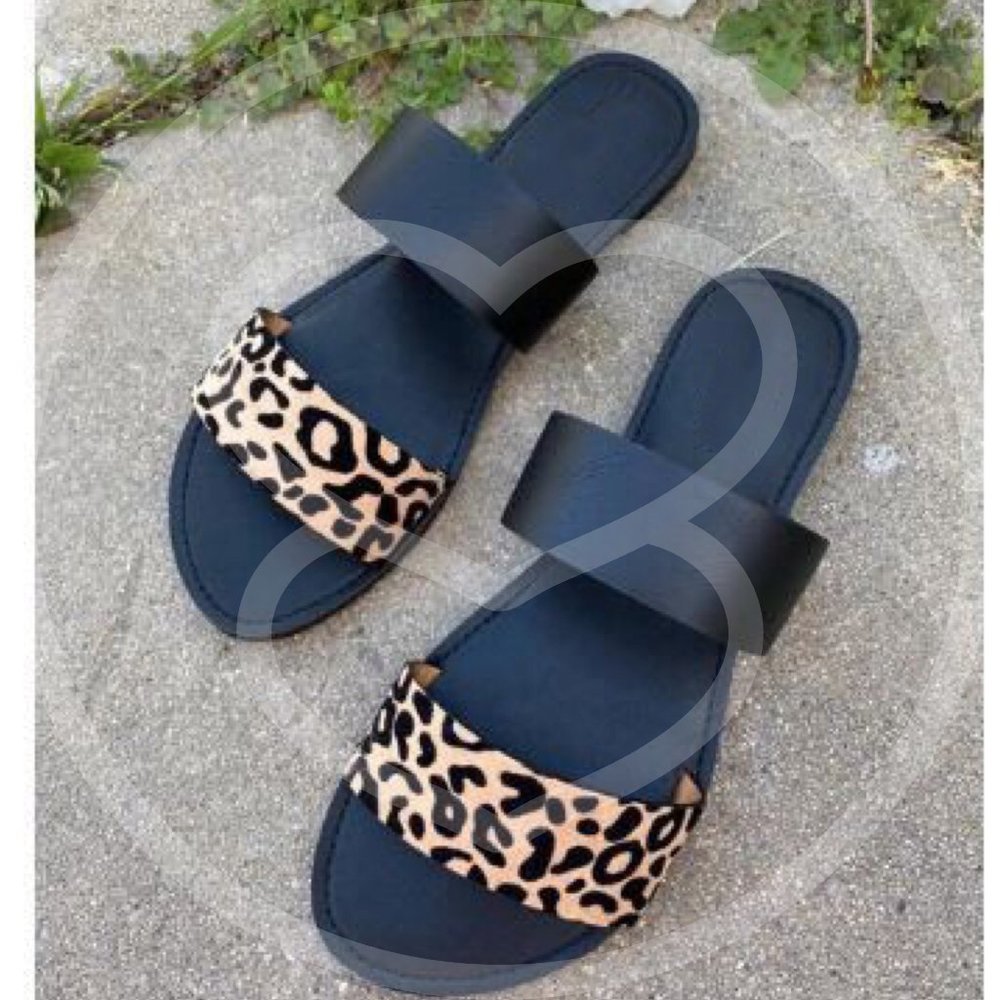 Fun in the Sun Leopard Sandals - Picture 3 of 3